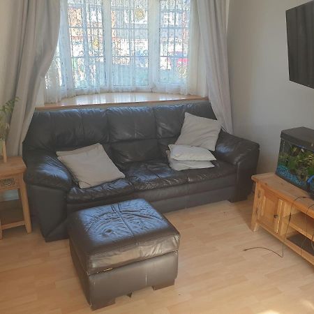 Harry Potter Theme Double Room In Shared House Watford  Dış mekan fotoğraf