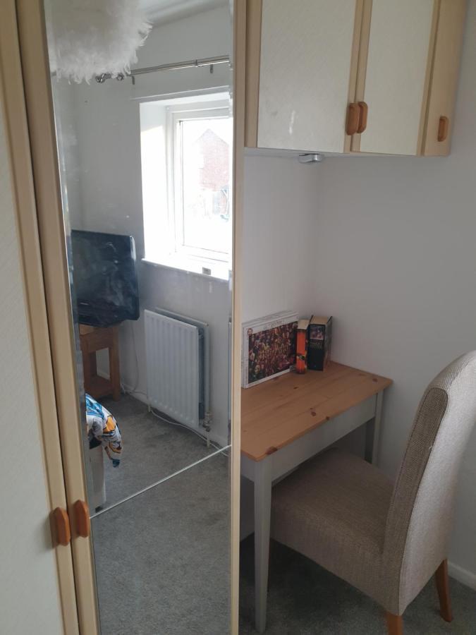 Harry Potter Theme Double Room In Shared House Watford  Dış mekan fotoğraf