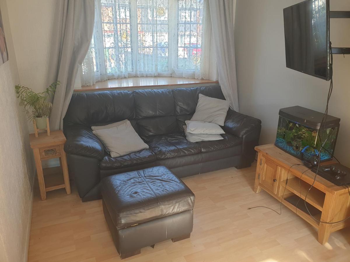 Harry Potter Theme Double Room In Shared House Watford  Dış mekan fotoğraf
